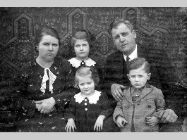 A Dobner család - 1944