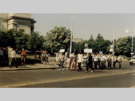 Madisz által szervezett gyermeknapi felvonuláson a fúvószenekar - 1990. jún. 1.