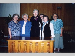 Elisabeth Eliott látogatása, 2002